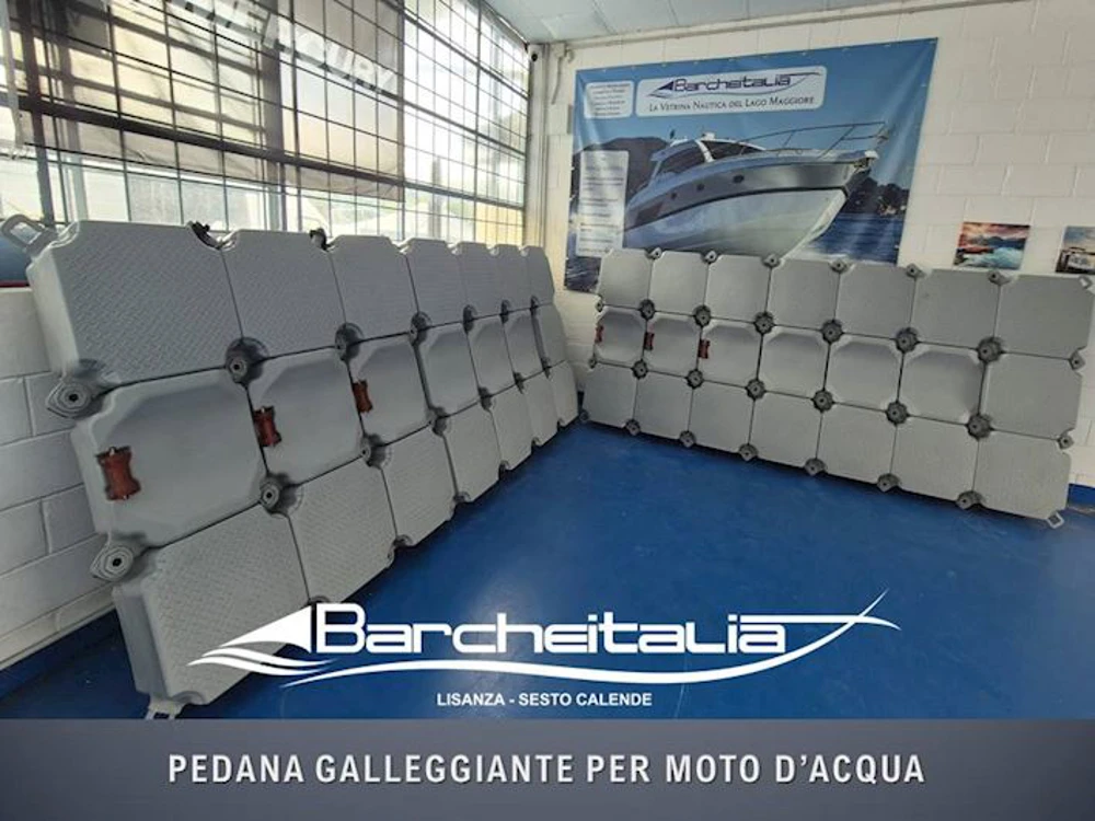 PEDANA GALLEGGIANTE PER MOTO D'ACQUA