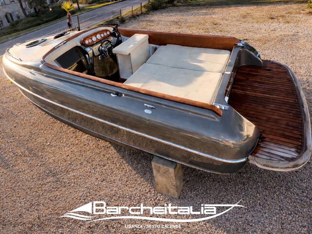 MOTOSCAFO OFFSHORE SEMICABINATO